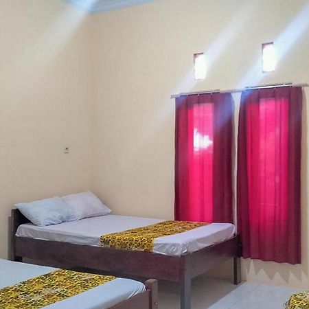 Kelapa Gading Homestay Syariah Redpartner Banyuwangi  Exterior photo