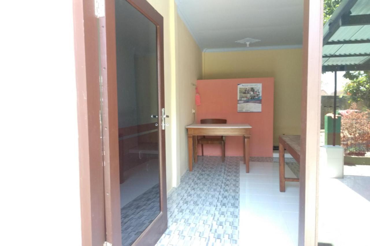 Kelapa Gading Homestay Syariah Redpartner Banyuwangi  Exterior photo