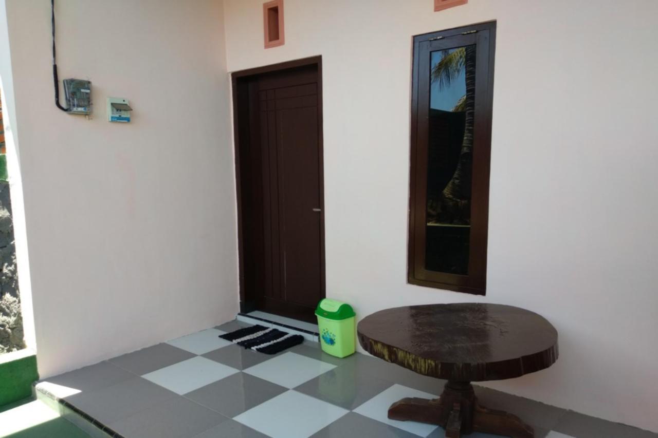 Kelapa Gading Homestay Syariah Redpartner Banyuwangi  Exterior photo