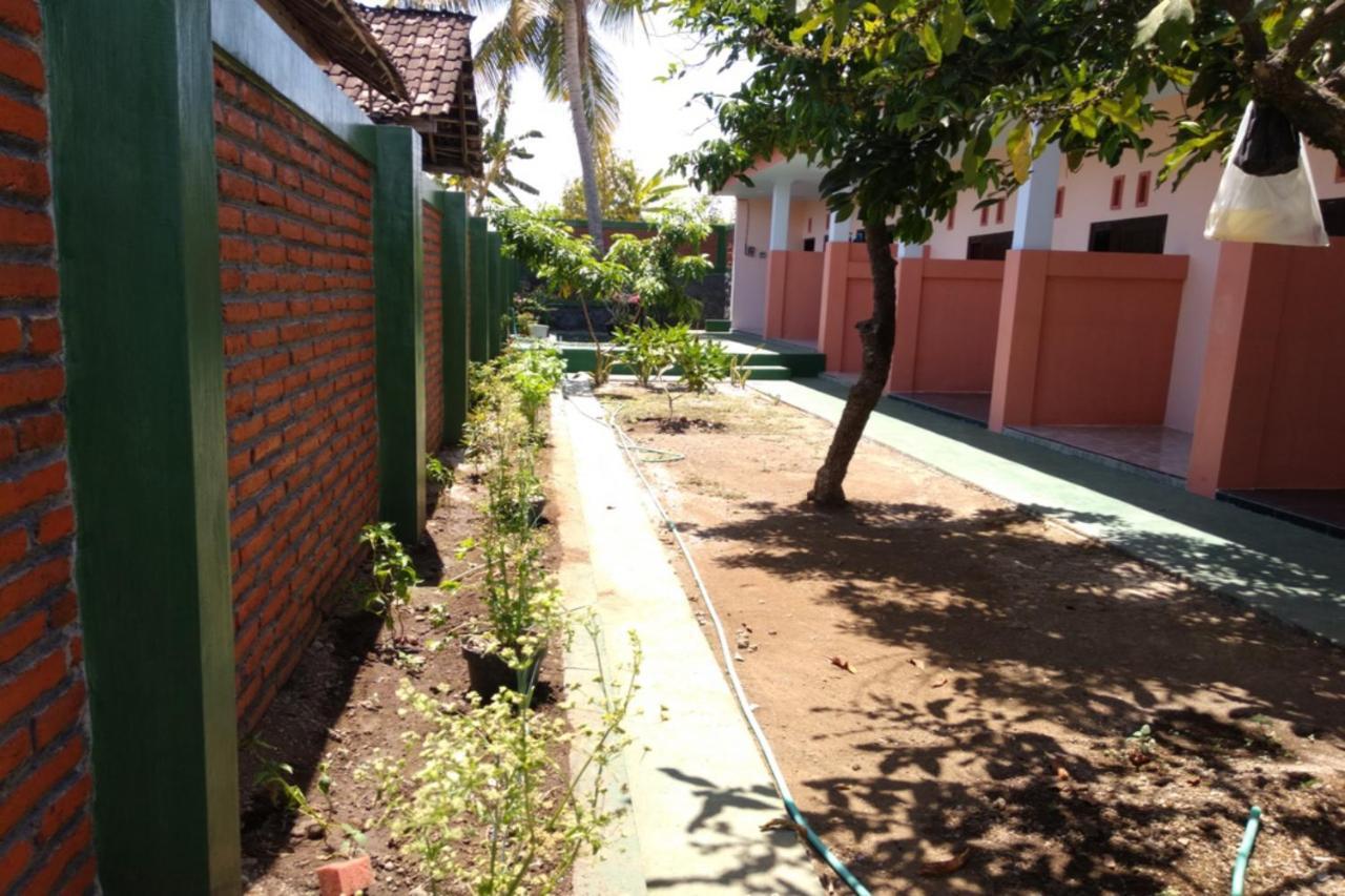 Kelapa Gading Homestay Syariah Redpartner Banyuwangi  Exterior photo