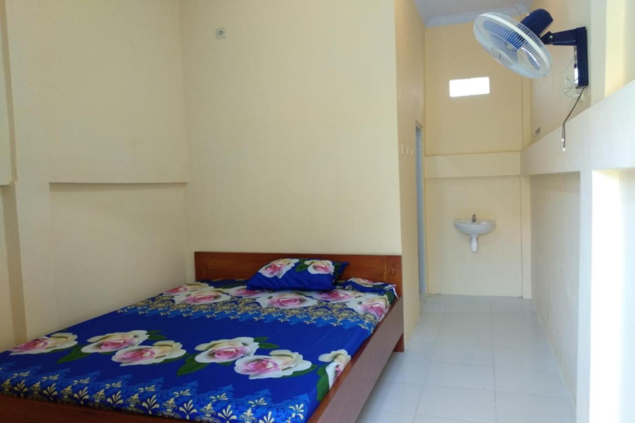 Kelapa Gading Homestay Syariah Redpartner Banyuwangi  Exterior photo