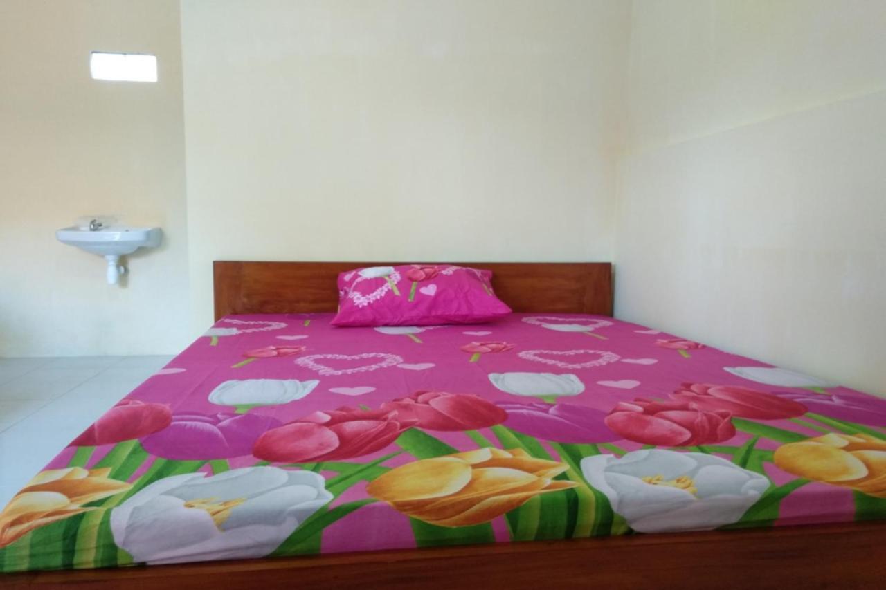 Kelapa Gading Homestay Syariah Redpartner Banyuwangi  Exterior photo