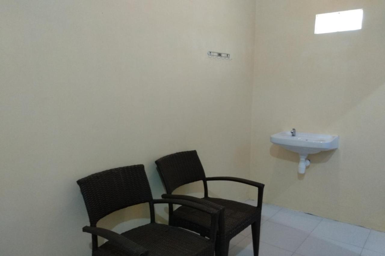 Kelapa Gading Homestay Syariah Redpartner Banyuwangi  Exterior photo