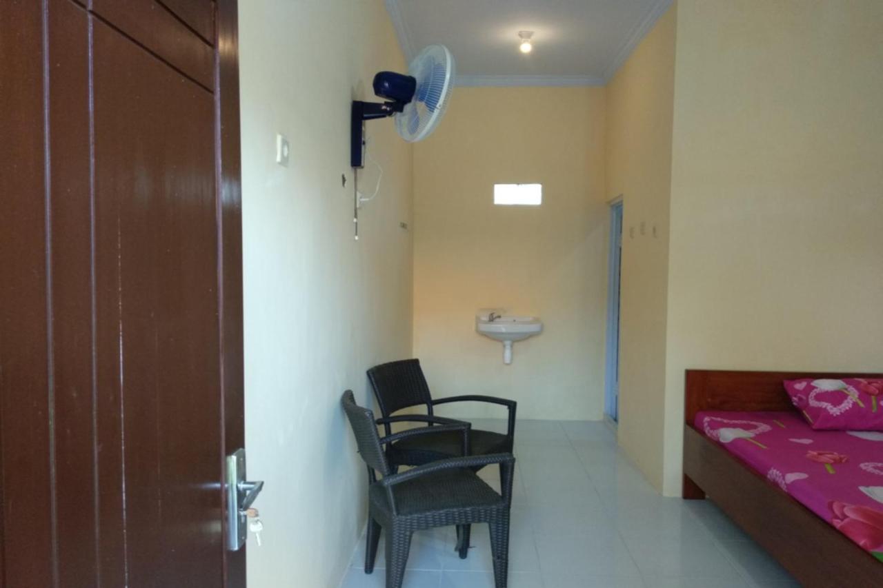 Kelapa Gading Homestay Syariah Redpartner Banyuwangi  Exterior photo