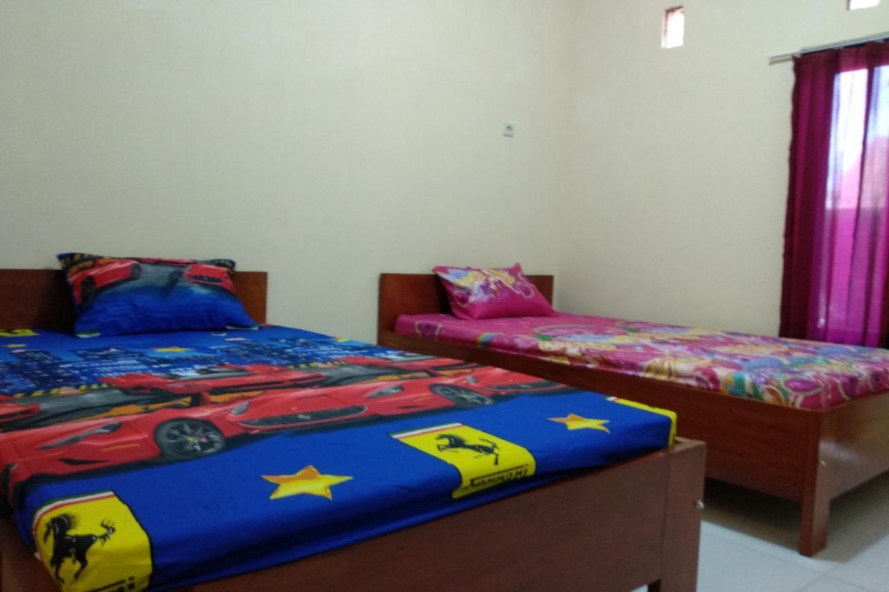 Kelapa Gading Homestay Syariah Redpartner Banyuwangi  Exterior photo